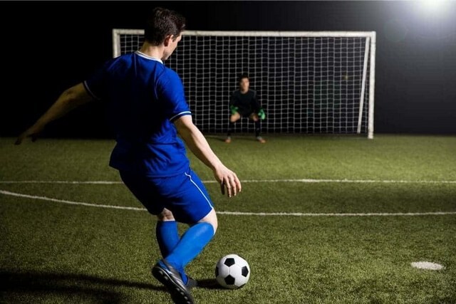 Luật đá penalty quy định cầu thủ