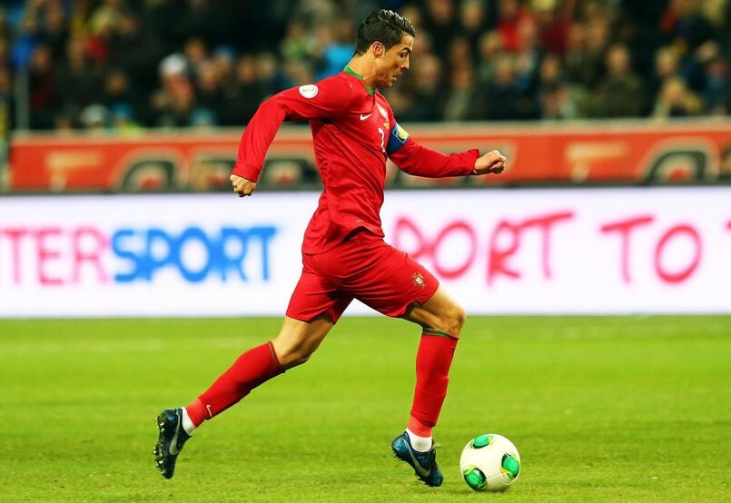 Ronaldo 38 tuổi nhưng vẫn ăn lương cao vượt trội Ngoại Hạng Anh