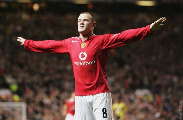 Wayne Rooney đã phá vỡ kỷ lục của Sir Bobby